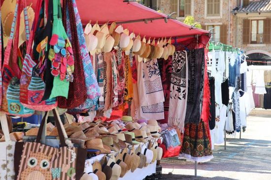 เปิดร้านขายของตามตลาดนัด